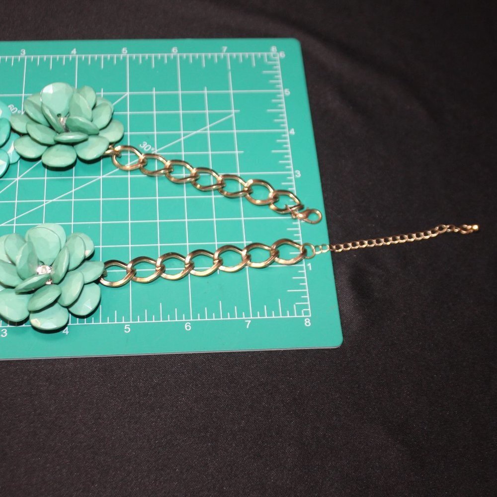Turquoise Floral Two-Tone Statement Necklace - Picture 12 of 13